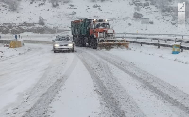بارش برف ۲۲ محور روستایی را در استان کرمانشاه مسدود کرد