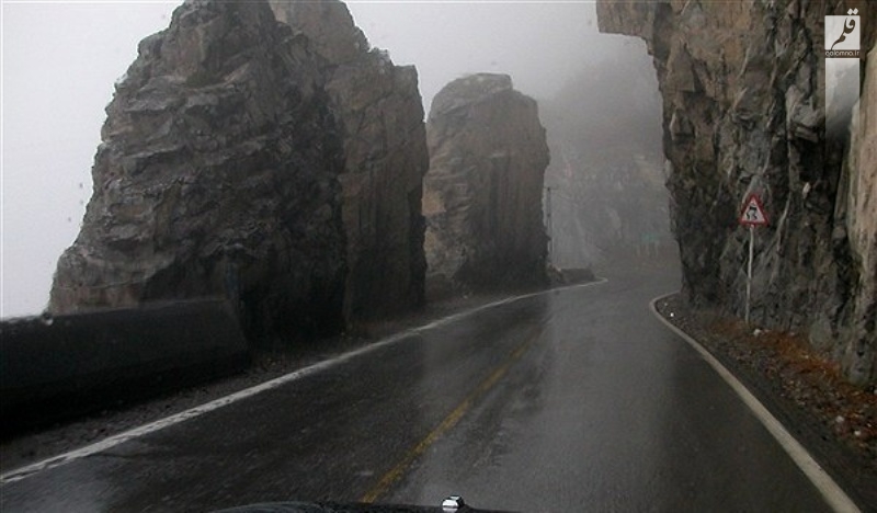 برف و باران جاده های فارس را لغزنده کرد