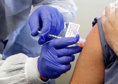 افراد دارای علائم سرماخوردگی از تزریق واکسن کرونا خودداری کنند