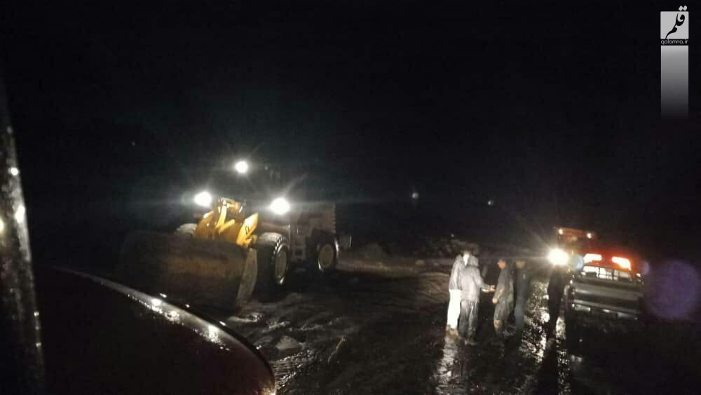 نجات کارگران معدن گرفتار سیلاب در شهرستان خوسف