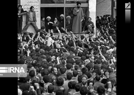 ایجاد نظام ولایی و مردم سالاری دینی از دستاوردهای مهم انقلاب اسلامی است