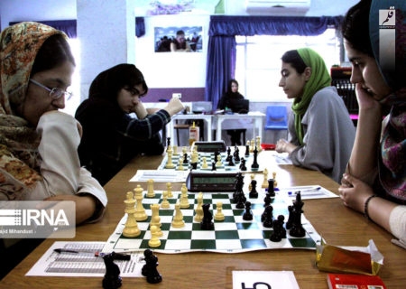 مسابقات فینال شطرنج قهرمانی بانوان کشور در کرمانشاه آغاز شد
