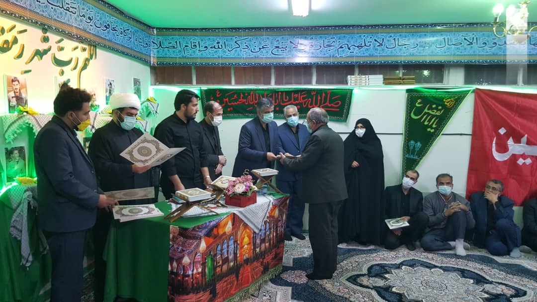 تجلیل از ۳۰ خادم الحسین (ع) توسط ستاد بازسازی عتبات عالیات استان مرکزی
