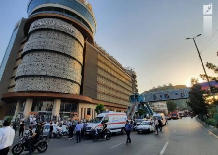 آتش سوزی مجتمع لیدوما تهران با نجات ۳۰ نفر مهار شد