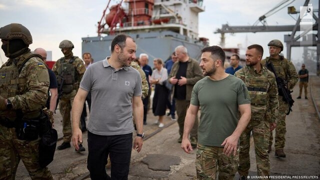 اولین بارگیری کشتی غلات در بندر اوکراین پس از جنگ/زلنسکی: منتظر سیگنال ترکیه و سازمان ملل هستیم