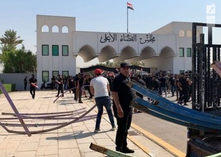 تدارک حامیان صدر برای تحصن مقابل ساختمان شورای عالی قضایی عراق و تعلیق فعالیت دستگاه قضایی