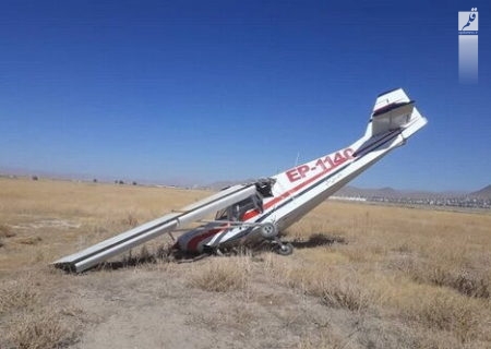 دو نفر در حادثه سقوط هواپیمای فوق سبک در فارس مصدوم شدند