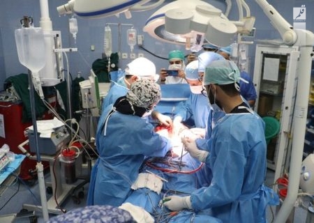 انجام عمل جراحی عروق بیماران دیالیزی با پیوند رگ مصنوعی در آبادان