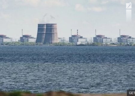 تیراندازی به نیروگاه زاپوریژیا و از کار افتادن یکی از راکتورها همزمان با بازدید کارشناسان اتمی