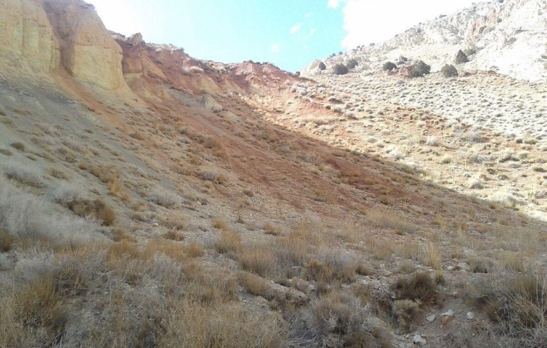 کشف بیش از ۲۶ تن خاک معدنی غیرمجاز در طبس