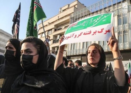 تفاوت حجاب خانم‌ها در راهپیمایی‌های دولتی با سایر حجاب‌ها