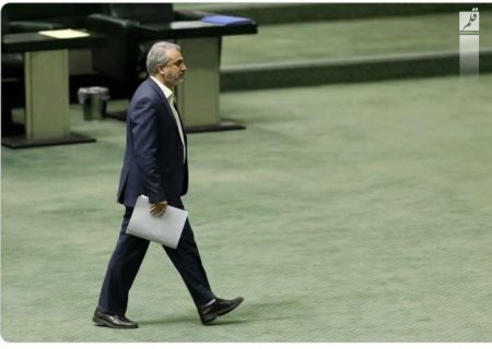 دلهره وزیر صمت برای خروج از کابینه