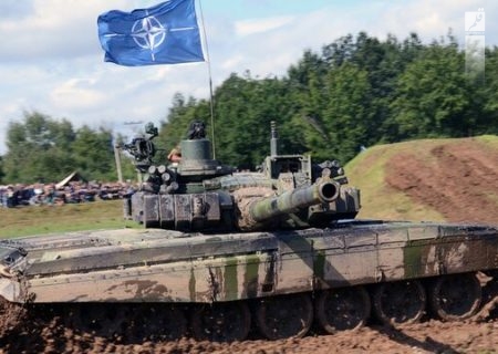 رونمایی از کمک‌های جدید نظامی آمریکا به اوکراین؛ تانک، پهپاد و موشک