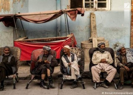 برخی اتباع افغان بعد از ۴۸ ساعت در ایران شغل پیدا می کنند