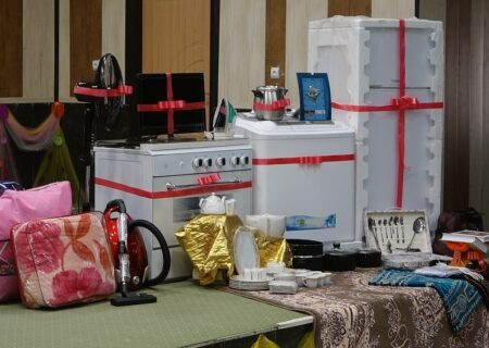 اهدای ۱۸۰ سری جهیزیه به نوعروسان کمیته امداد در کرخه