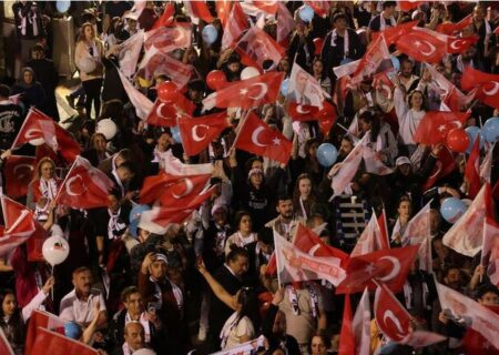حزب اپوزیسیون جمهوری‌خواه خلق ترکیه حزب حاکم را شکست داد